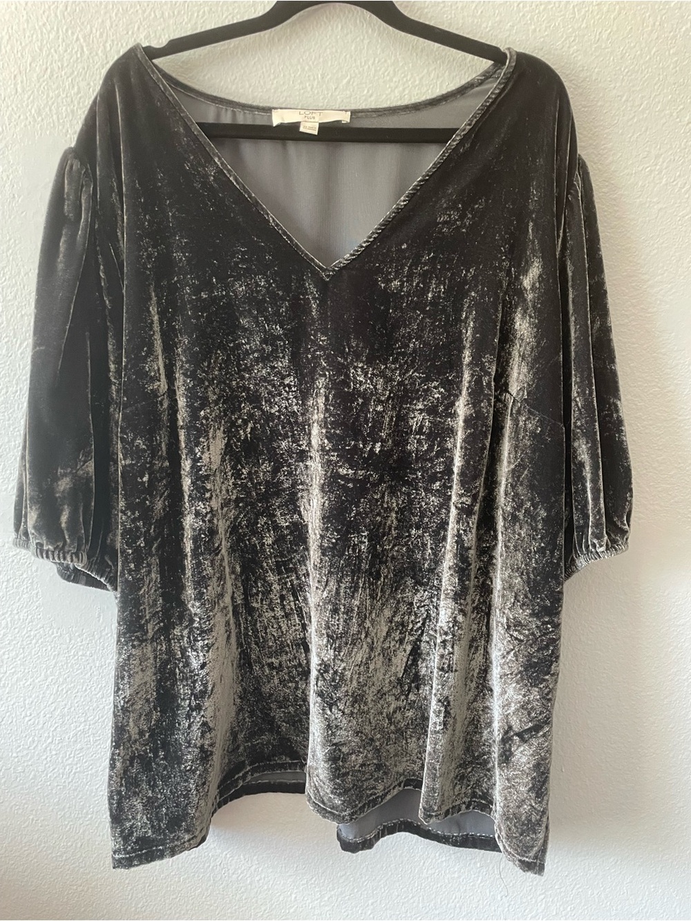 LOFT Plus Crushed Velvet V-Neck Tunic Top - Black/Grey 22